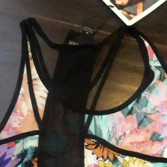 ✨🆕minkpink🆕✨ | Floral high lo racerback tank top - Picture 9 of 10